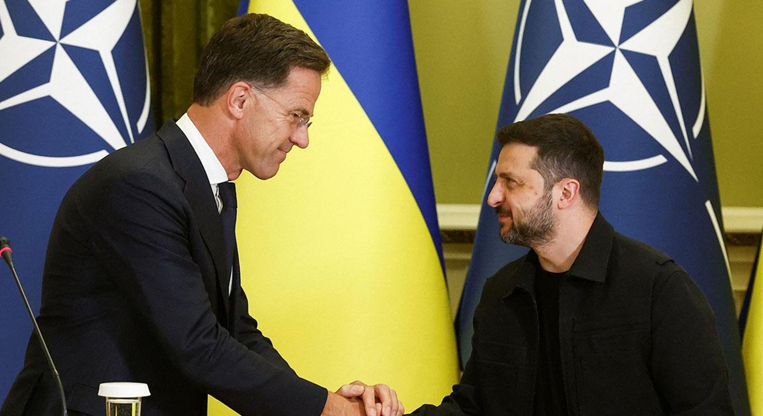 Politico: a NATO-tagok 70 milliárd eurós új katonai pénzügyi támogatást nyújtanának Ukrajnának