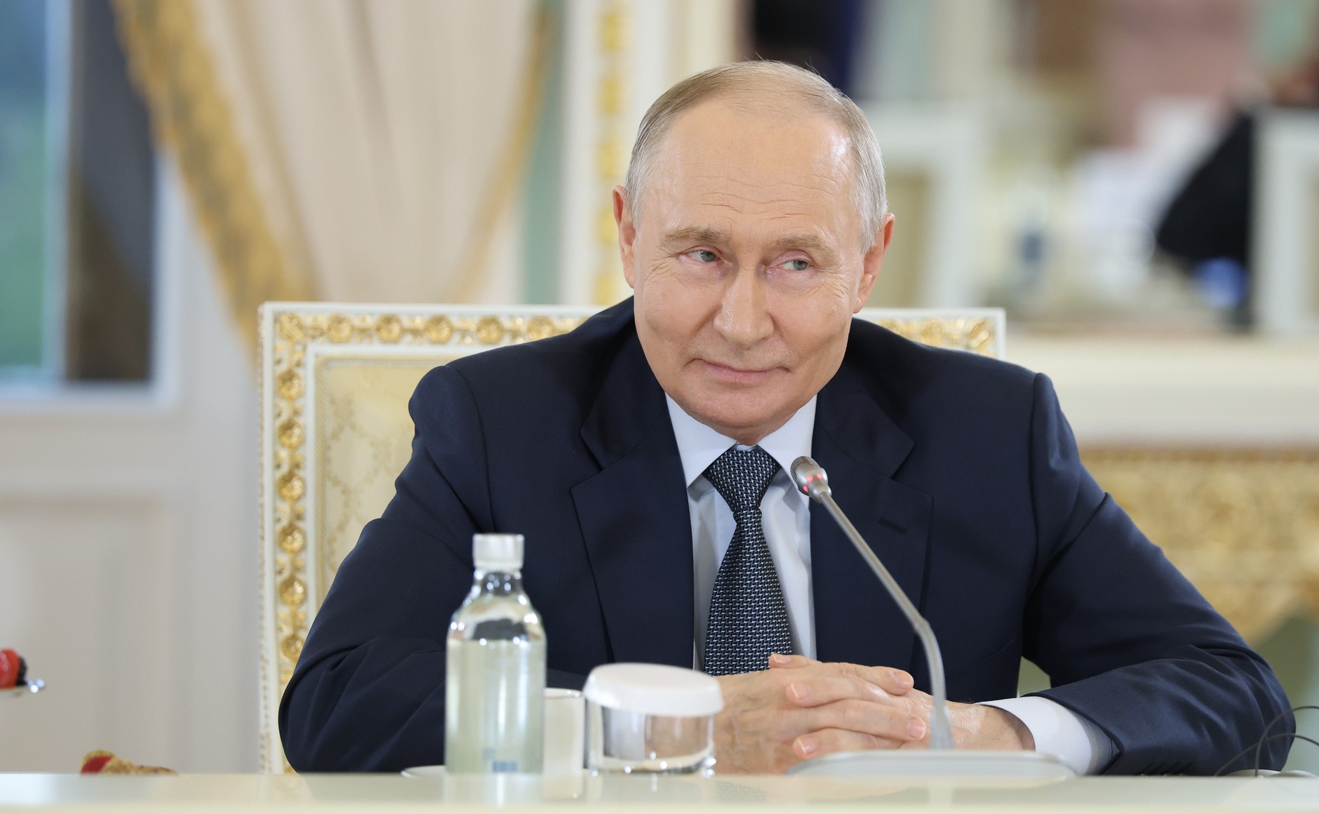 Vlagyimir Putyin a Kremlben fogadta Gerhard Schröder volt né